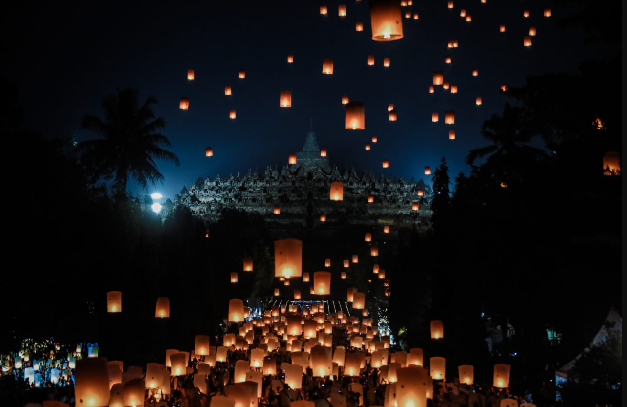 Festival Lampion Borobudur, Pesona Cahaya di Candi Megah