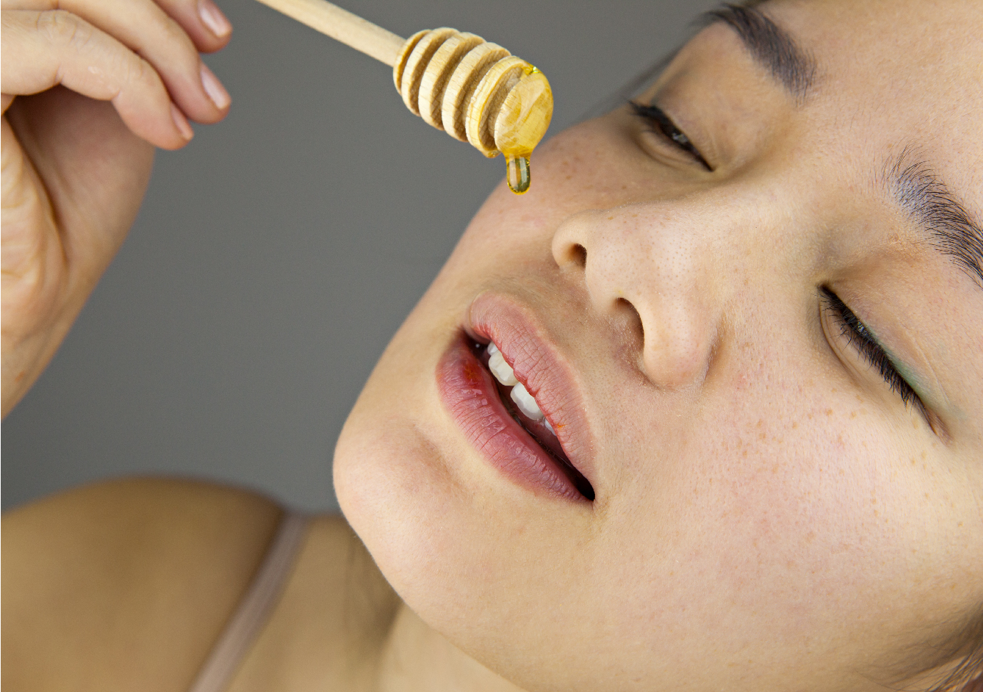 Masker Alami dari Madu untuk Wajah Sehat dan Bercahaya