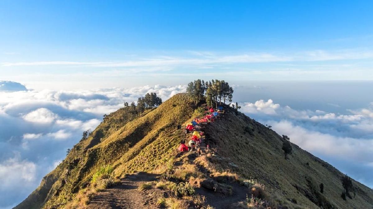 Pendakian Gunung Rinjani: Petualangan Menuju Surga Atas Awan