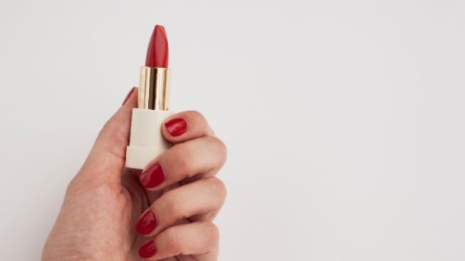 5 Warna Lipstik Natural: No Makeup Makeup Look Sempurna