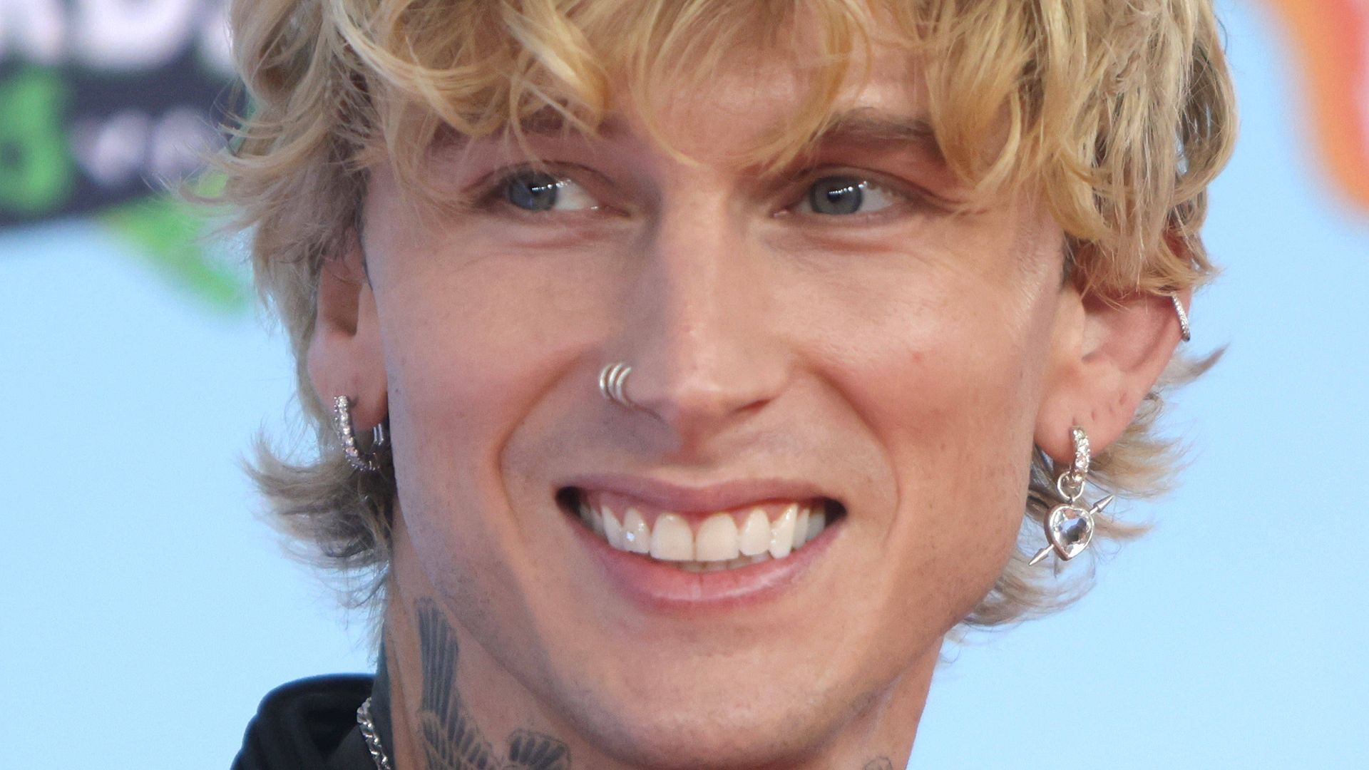 Rahasia Tidur Machine Gun Kelly: Banding di Las Vegas