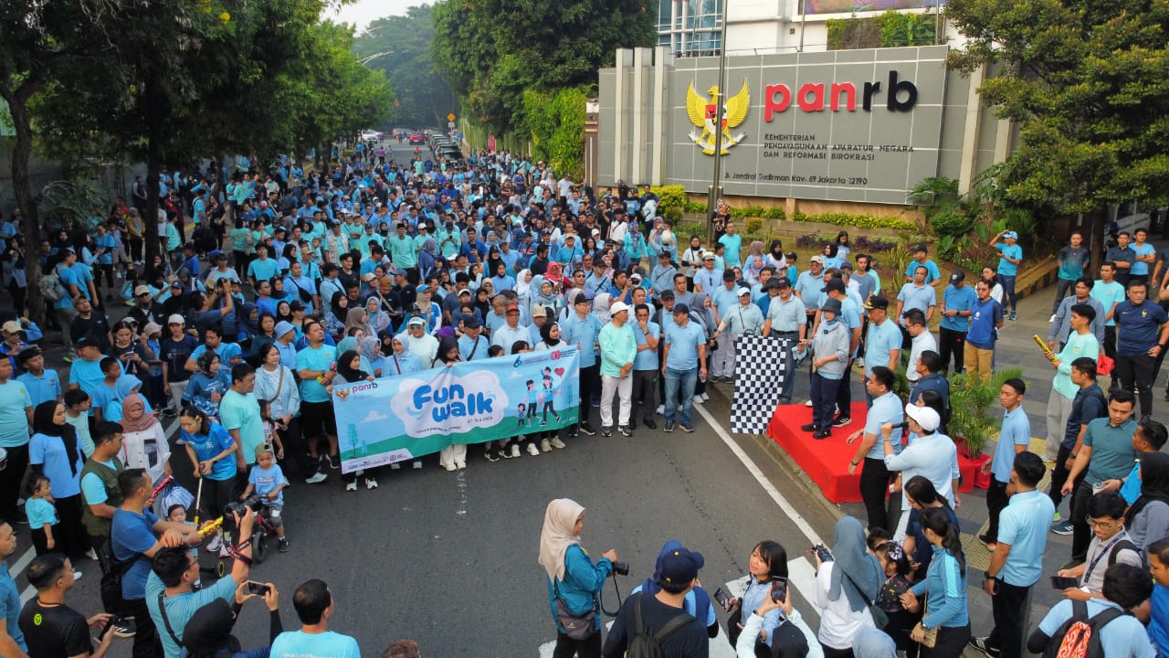 Kesehatan dan Kebersamaan: Funwalk 2025 di Makassar