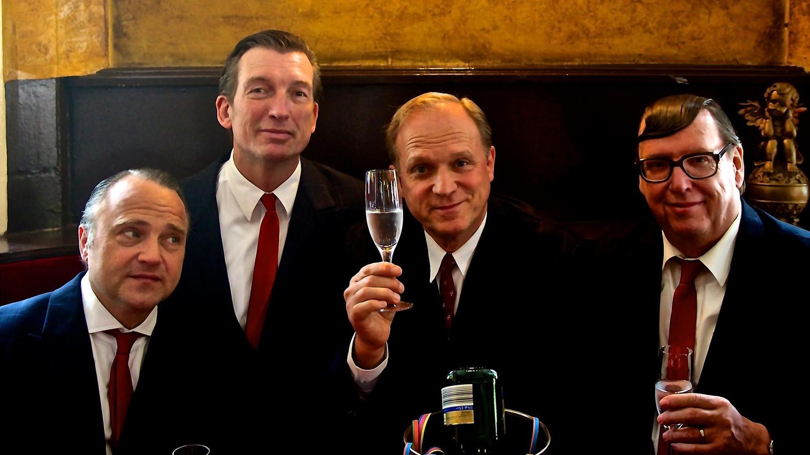 Ulrich Tukur: Seni dan Pesona di Era Kegilaan