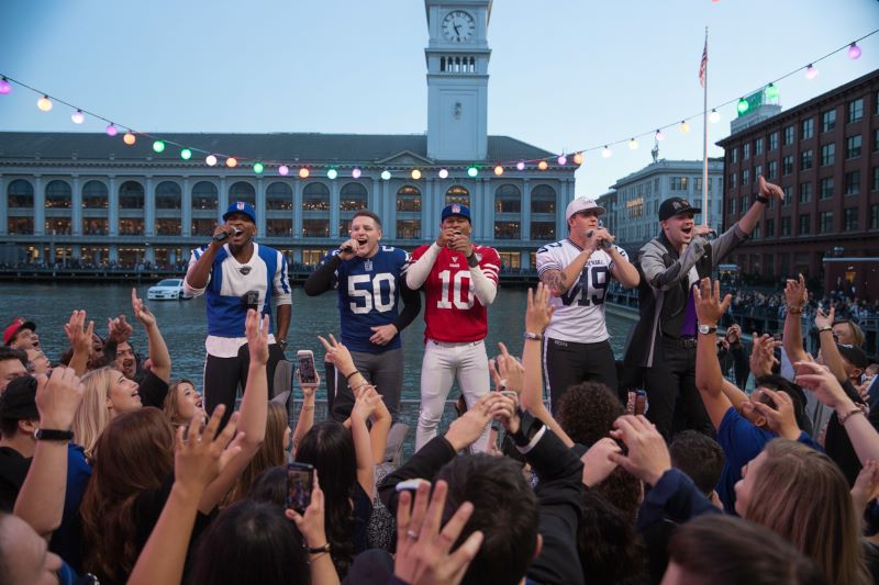 Pengalaman Tidur di Lapangan Super Bowl Bersama Marriott