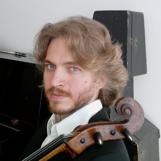 Harmoni Cello Mengisi Hari Kasih di Gereja Ekenas