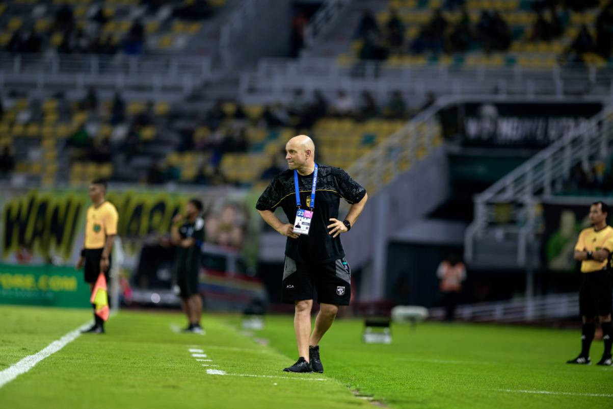 Bernardo Tavares Jagokan Persib Juara Lagi